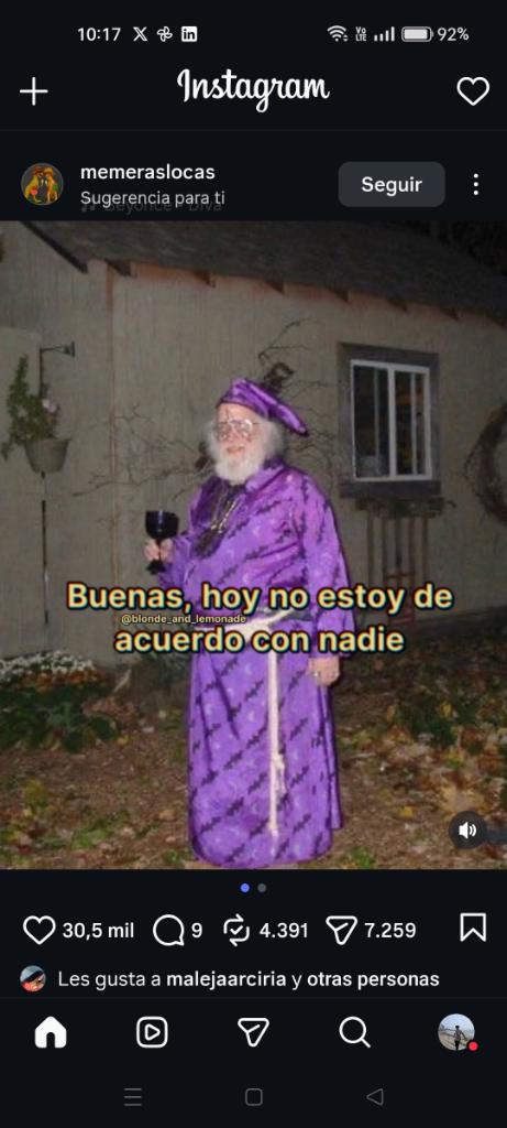 El Manto de las Mil Sonrisas: Memorias de un Disfraz de Mago Digital